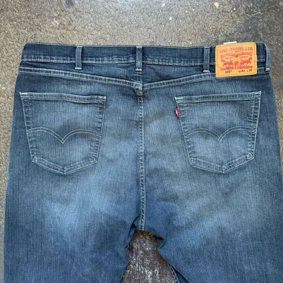 Levi’s 505 Men’s Jeans Cotton Blend High Rise 5 Pocket Size 42x32 Classic Jeans - Picture 1 of 16